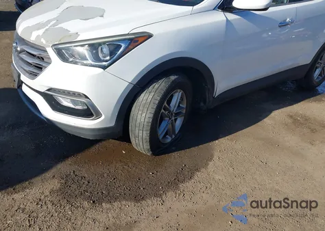 2017 Hyundai Santa Fe Sport 2.4L z USA, uszkodzony, nr VIN 5NMZUDLB5HH026590